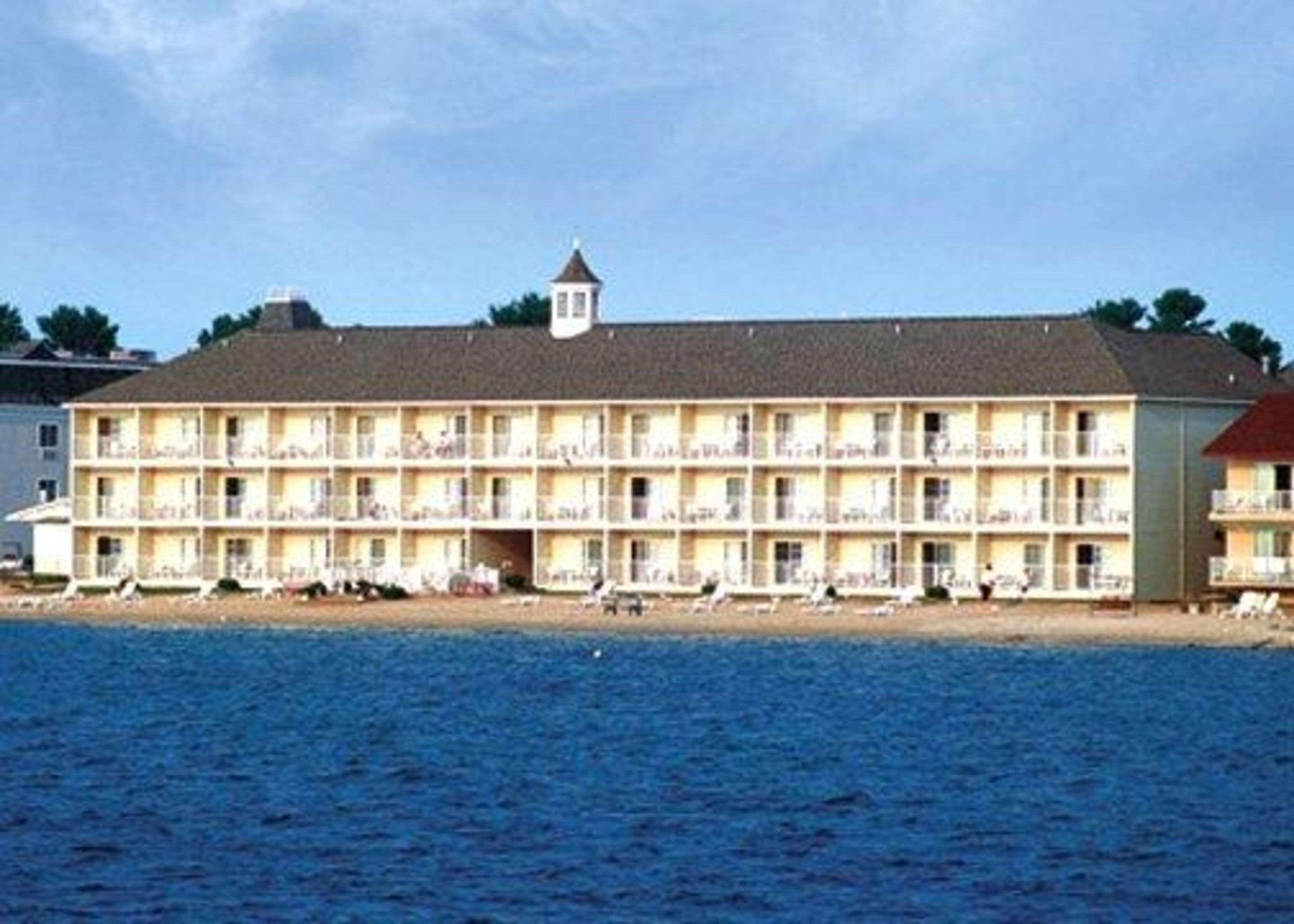 Comfort Inn Lakeside Mackinaw Stadt Exterior foto
