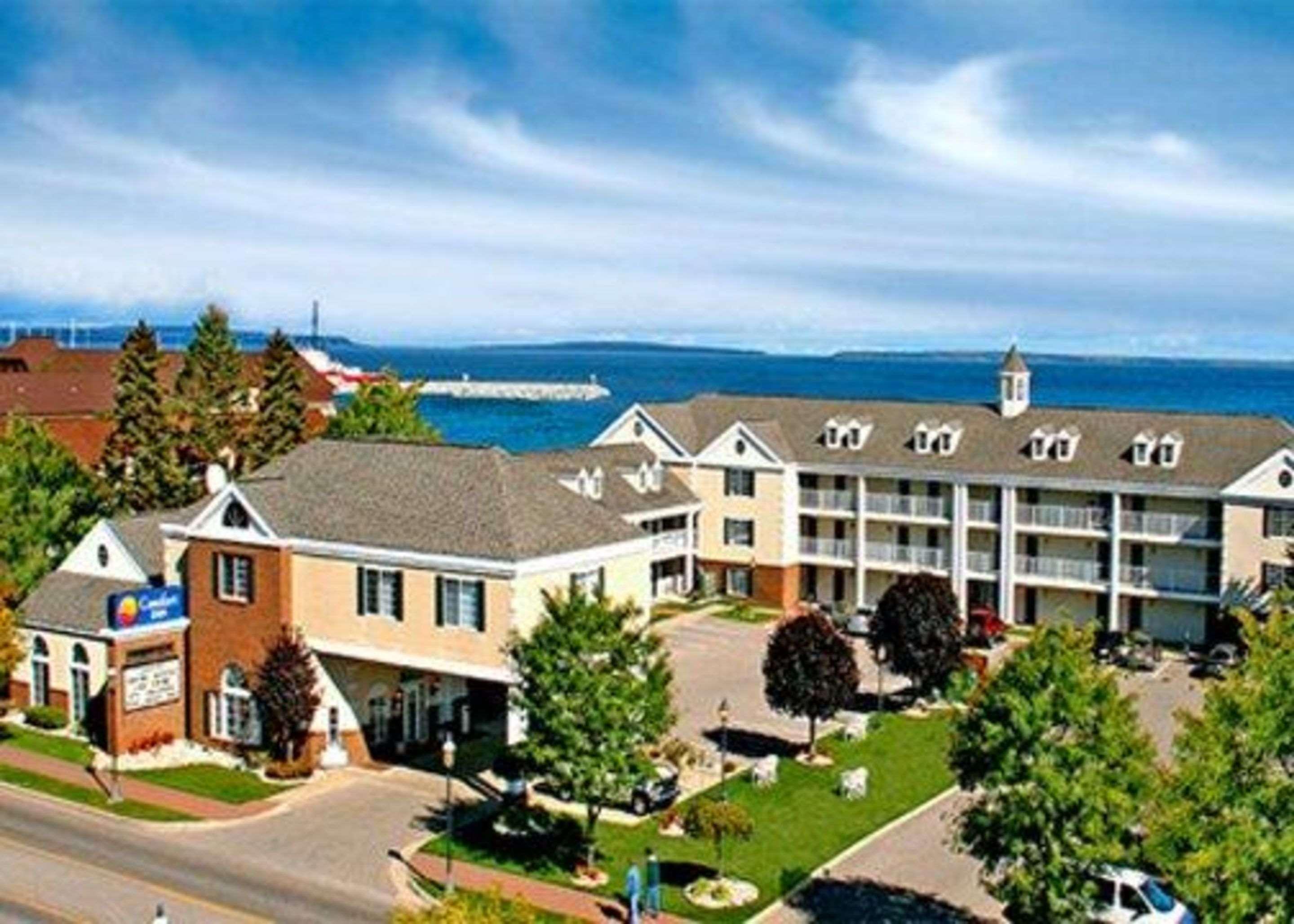 Comfort Inn Lakeside Mackinaw Stadt Exterior foto