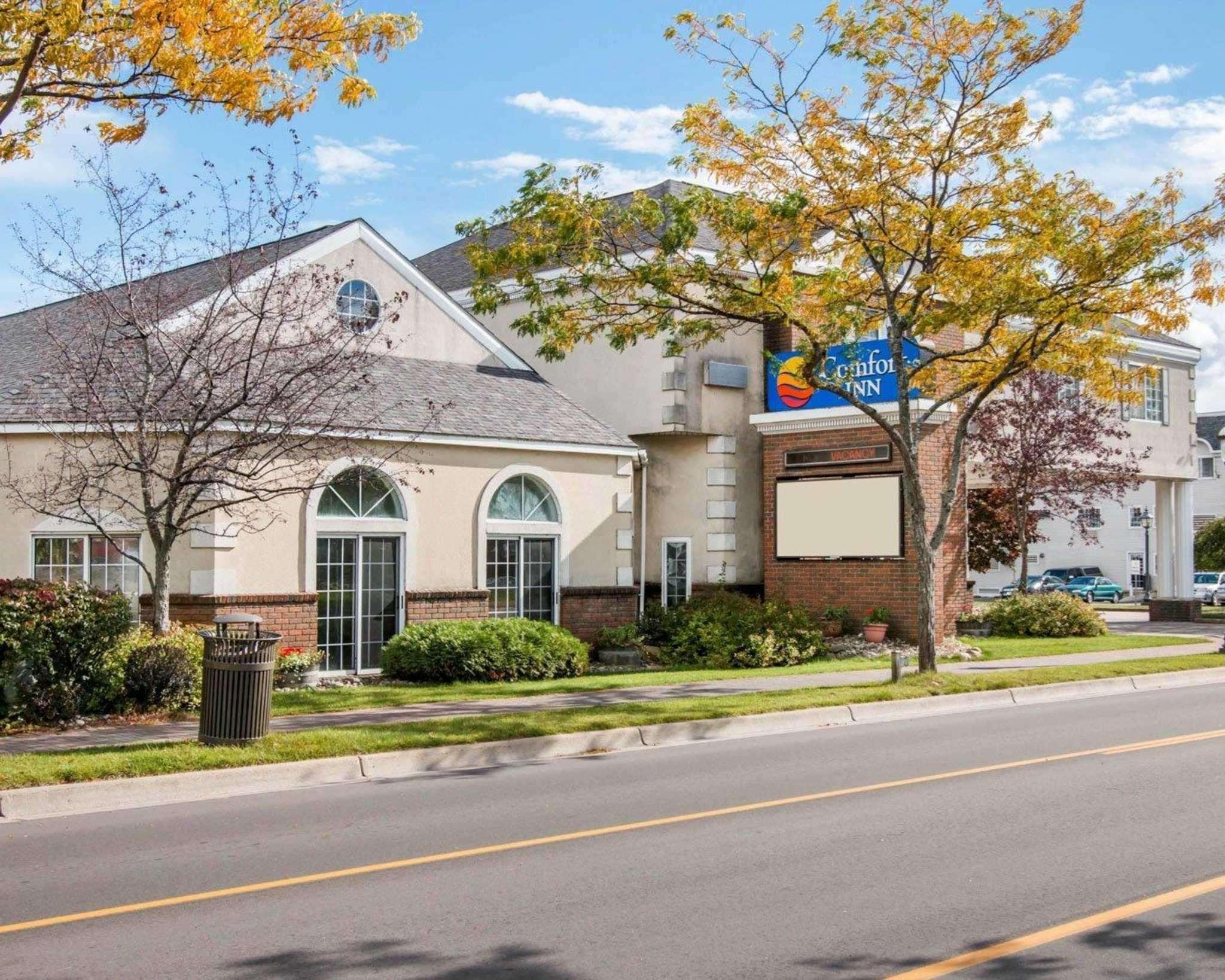Comfort Inn Lakeside Mackinaw Stadt Exterior foto