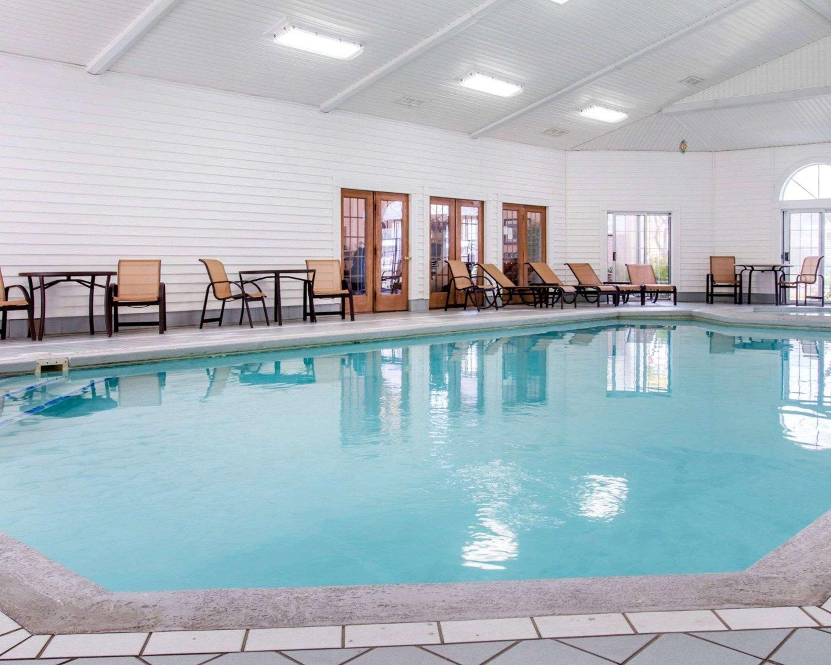 Comfort Inn Lakeside Mackinaw Stadt Exterior foto