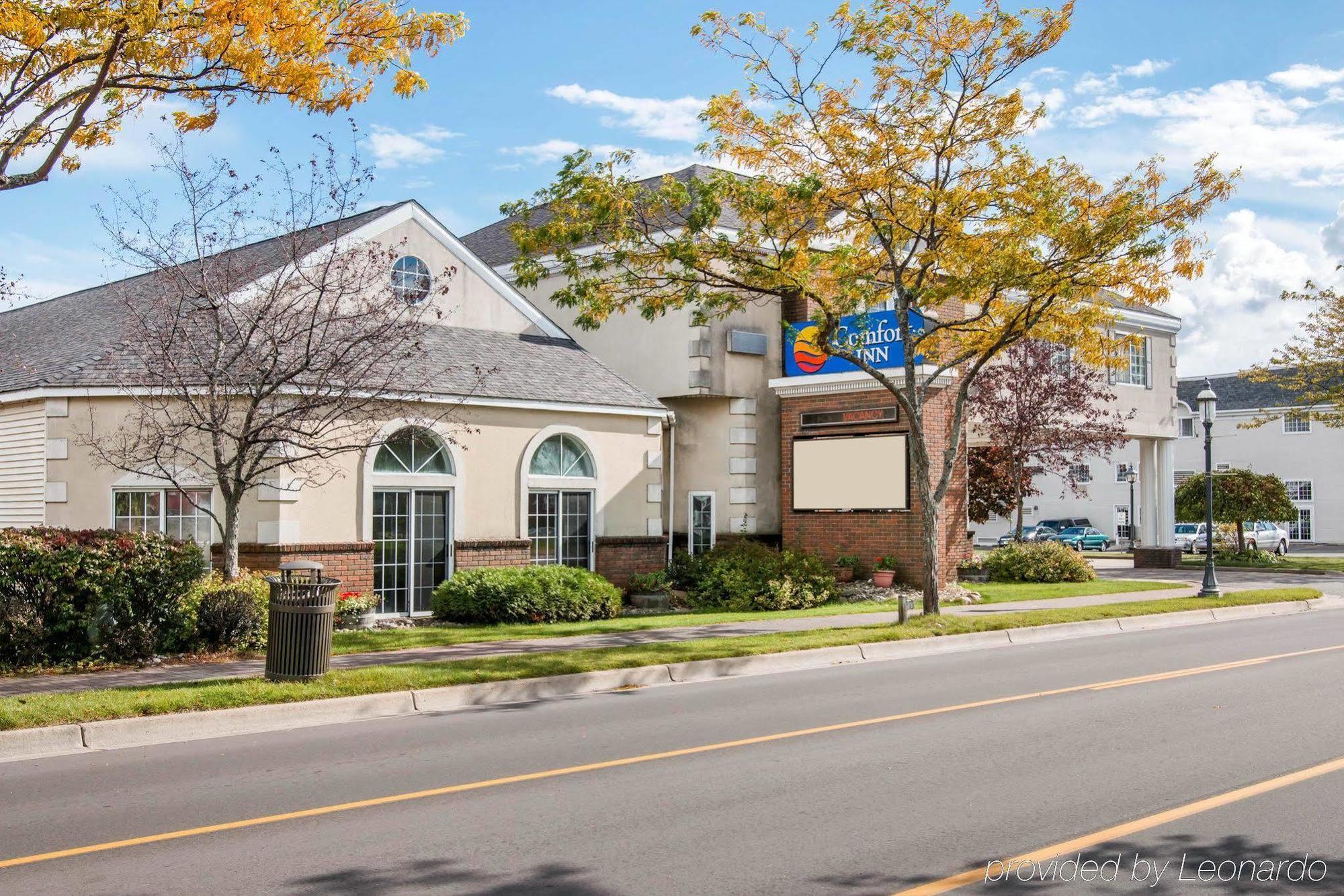 Comfort Inn Lakeside Mackinaw Stadt Exterior foto