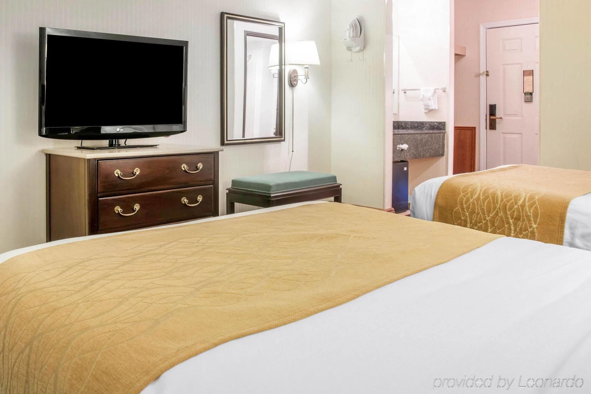 Comfort Inn Lakeside Mackinaw Stadt Exterior foto