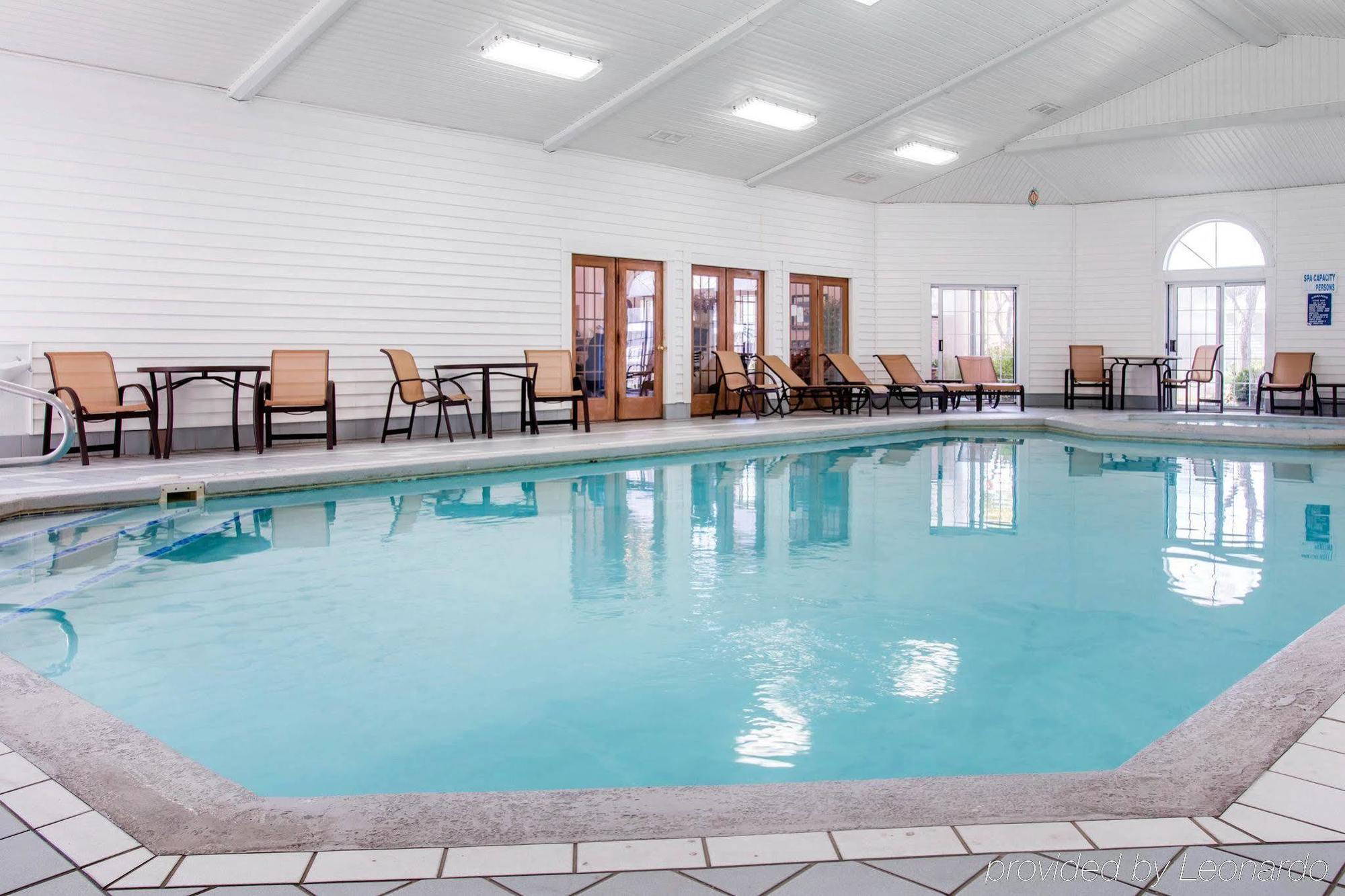 Comfort Inn Lakeside Mackinaw Stadt Exterior foto